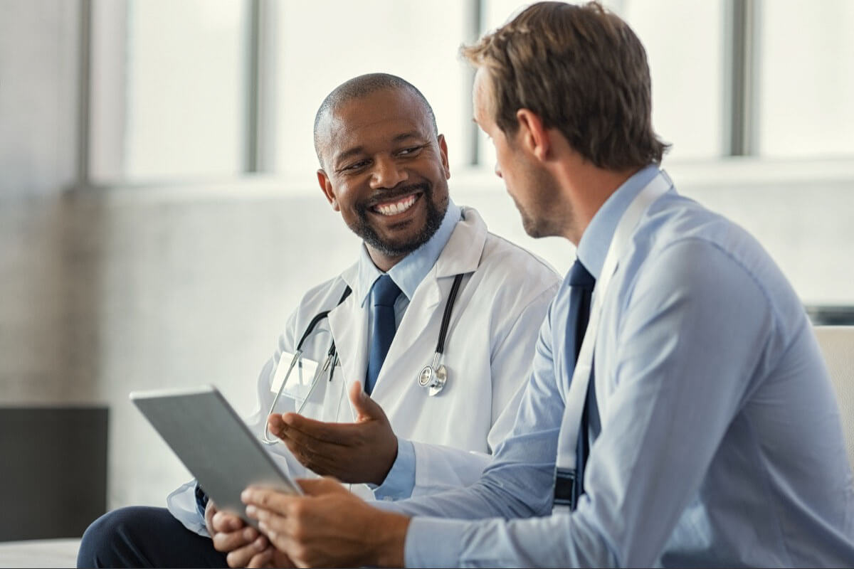 Medical professionals having conversation Medical professionals having conversation